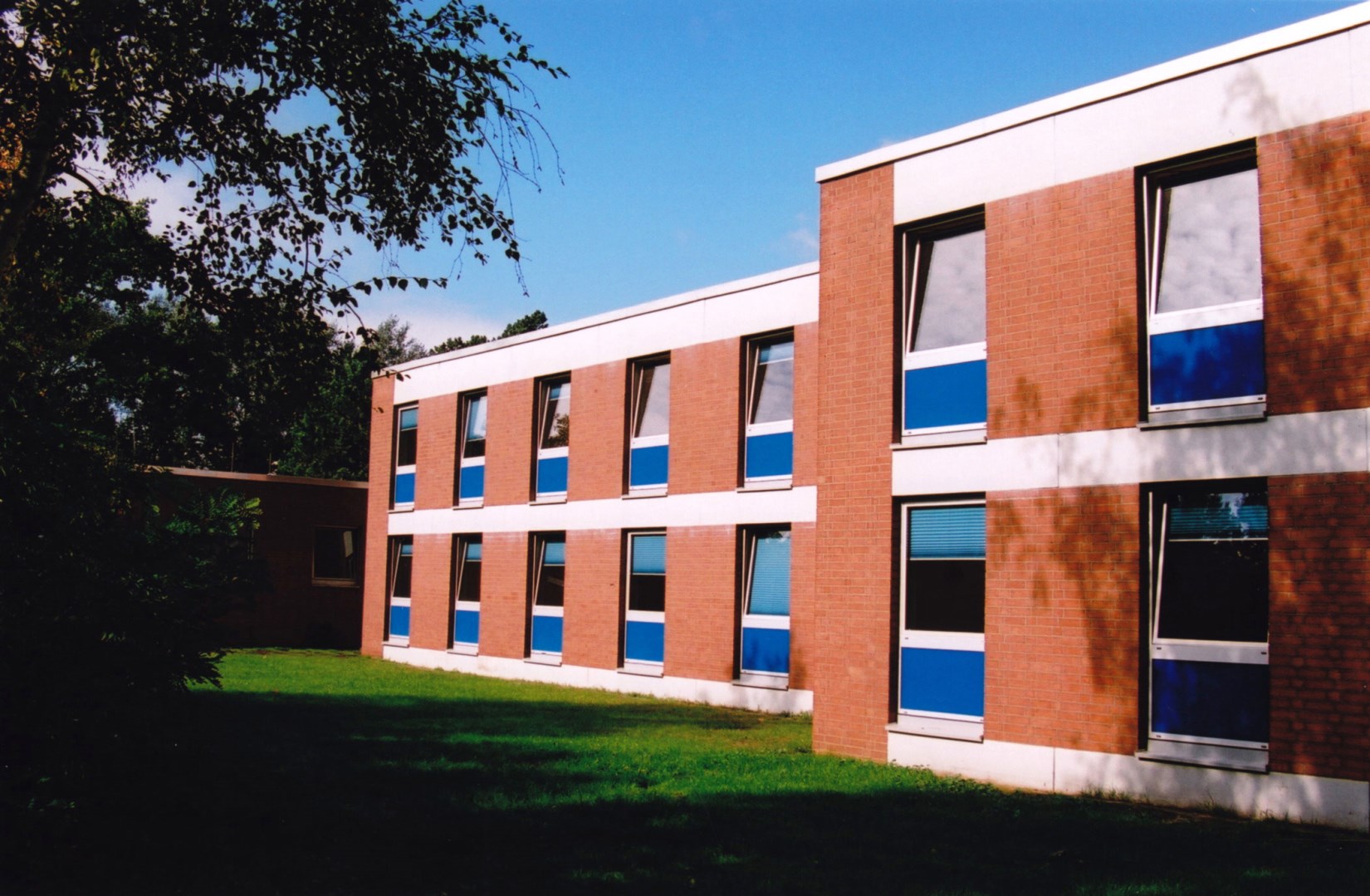 Немецкая школа номер. Гимназия в Германии. Основная школа. Hauptschule. В Германии. Начальная школа в Германии. Объединенная школа в Германии.